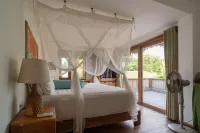 Flow - Temple of Health - Ayurvedic Cafe, Steam Room & Ice Plunge Gili Air Slow Spa 주변 호텔