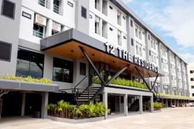 โรงแรม ทเวลฟ์ เดอะเรสซิเดนซ์ (ดอนเมืองแอร์พอร์ต)