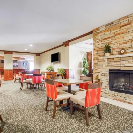 Comfort Inn Plover-Stevens Point Отели в г. Пловер