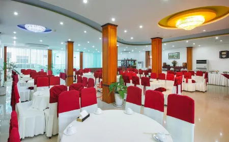 Gold Stars Hotel Отели в г. Phuoc Tinh