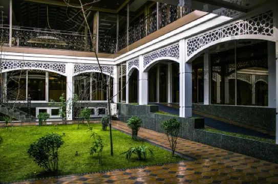 Отель «Атлас»