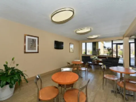 Super 8 by Wyndham Clarksville Northeast Hotels in Clarksville