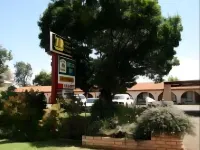 Forest Lodge Motor Inn & Restaurant