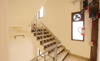 FabHotel Royal Touch Patel Nagar