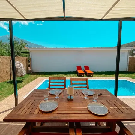 Kivanc Holiday Village
