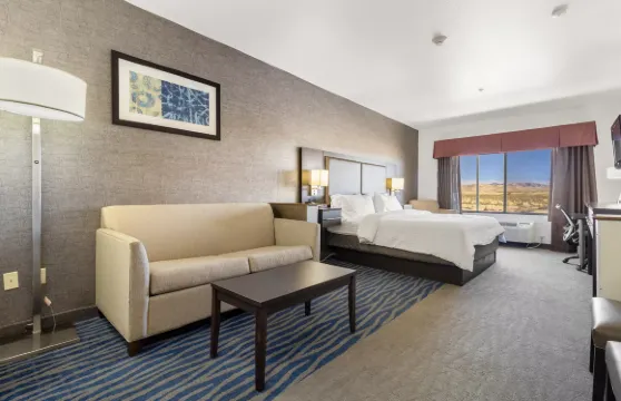 智選假日套房酒店巴斯託