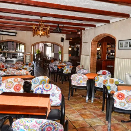 Hostal Isabel Отели в г. Бланес