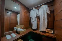 Perfectstayz Premium the Pride at Mall Road - Gym