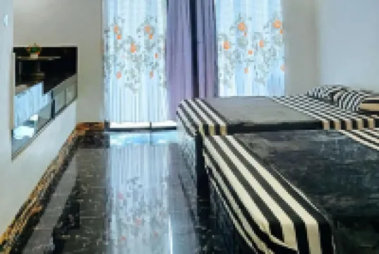 KriZLion Hotel Asinan Beach附近的飯店