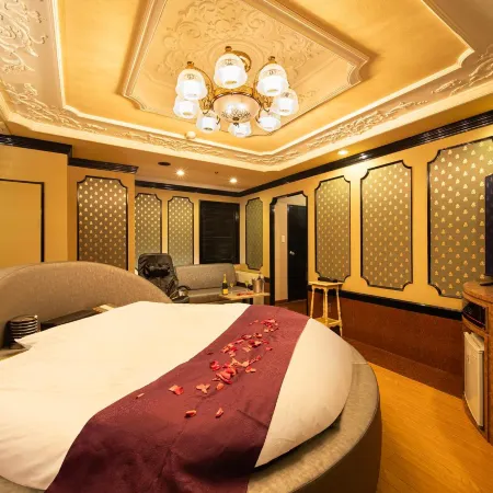 Hotel Metro (Adult Only) Отели рядом с достопримечательностью «Железнодорожная станция Кикуна»