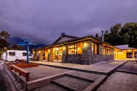 Fox Glacier Top 10 Holiday Park - Parkplatz