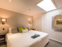 Fino Hotel & Suites Hotels near Turanga