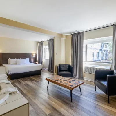 Hotel Newstar Montréal Hotels near Sherbrooke Street