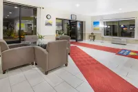 Days Inn & Suites by Wyndham Williamsburg Colonial