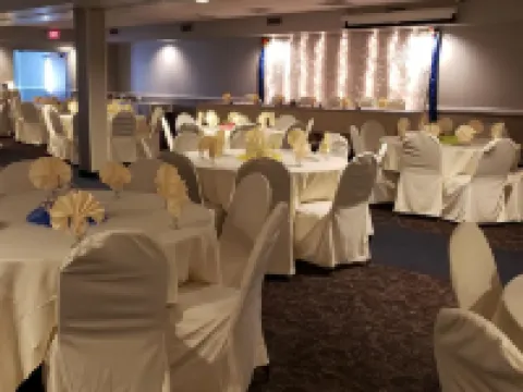 AmericInn by Wyndham Mankato Event Center マンケートーのホテル