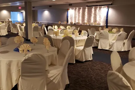 AmericInn by Wyndham Mankato Event Center