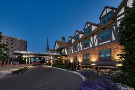 The Insignia Hotel, Sarnia, a Tribute Portfolio Hotel Отели в г. Пойнт Эдуард