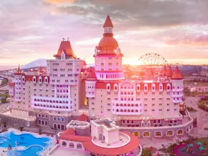 Bogatyr Hotel — Includes Sochi Park Tickets