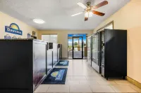 Days Inn by Wyndham Cortez