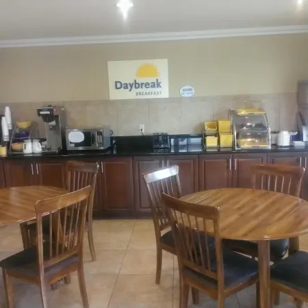 Days Inn by Wyndham Kingman East