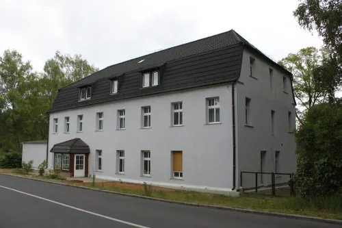 Hotel am Fluss - parcheggio