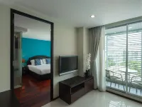 Silom Lofts Hôtels à proximité de : Silom Soi 2