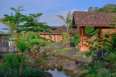 D'Kaliurang Resort & Convention Yogyakarta Отели в г. Pakem