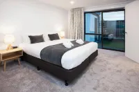 Dungarvon Street Apartments - balcony