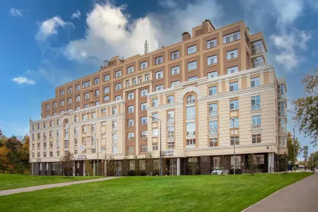 Кулибин Парк-Отель & СПА Отели рядом с достопримечательностью «Нижегородский государственный технический университет им. Р.Е. Алексеева»