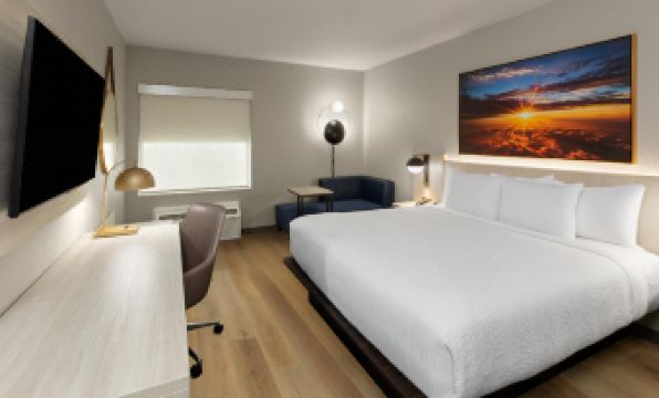 La Quinta Inn & Suites by Wyndham DeSoto