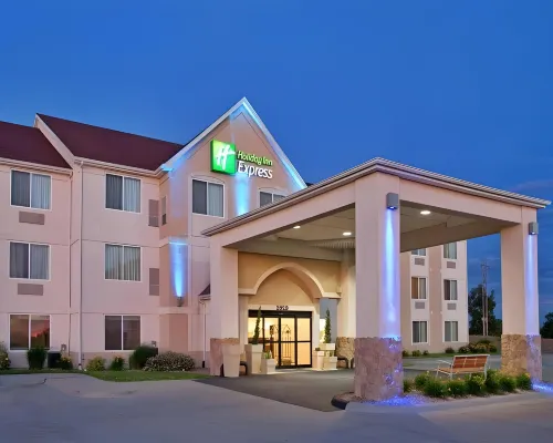 Holiday Inn Express & Suites MARYVILLE by IHG Hotels in Nodaway County