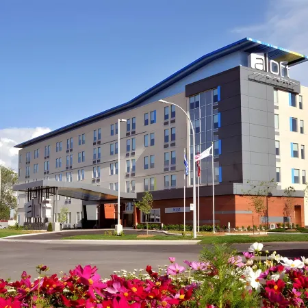Aloft Montreal Airport