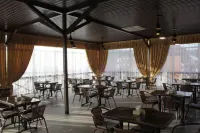 Golden Sunrise Hotel