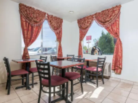 Super 8 by Wyndham Bernalillo Hotels in Bernalillo