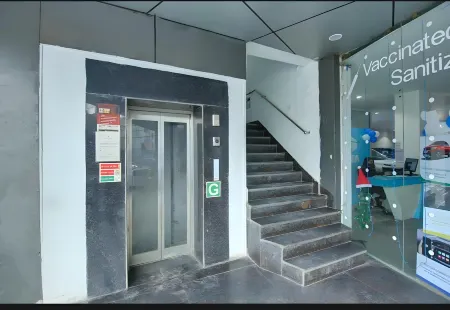 Hotel Grand Inn Отели рядом с достопримечательностью «Indian Institute of Technology Delhi»