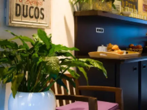 Hotel de La Jatte Hotels in Neuilly-sur-Seine