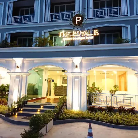 The Royal P Phuket Отели рядом с достопримечательностью «Школа Dowroongwittaya»