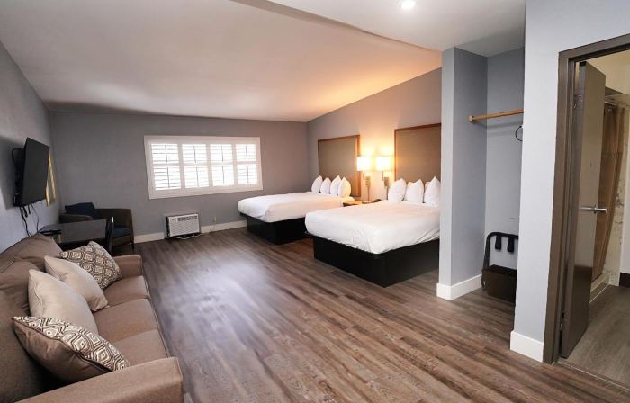 SeaSide Inn & Suites