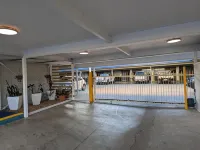 Y Motels Rockhampton - parking