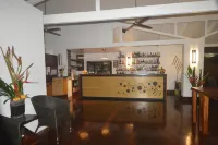 Barrier Beach Resort - bar