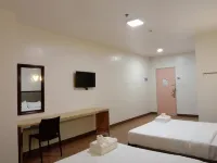 Meaco Royal Hotel- Lucena - parking