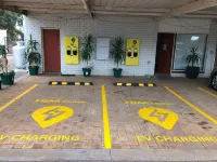 Crossroads Ecomotel - parking