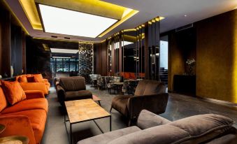 Seraphine Plaza - Housity