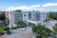 Holiday Inn Express & Suites Arlington North – Stadium Area