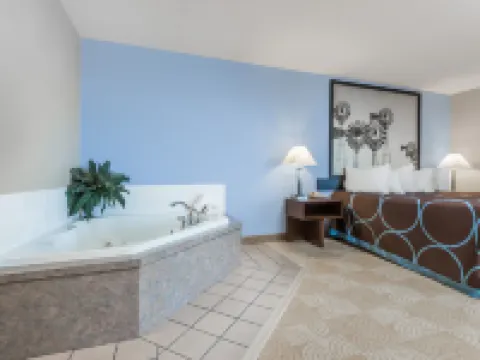 Super 8 by Wyndham Beloit KS Hotels in Beloit