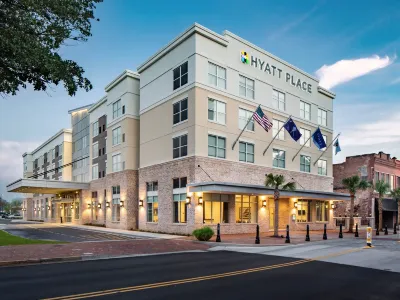 Hyatt Place Sumter/Downtown Отели рядом с достопримечательностью «Суон Лейк Айрис Гарденс»