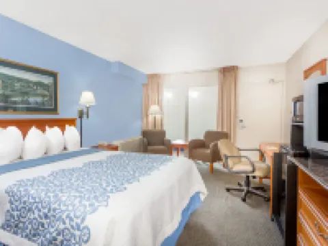 Days Inn by Wyndham Cedar Falls- University Plaza Hotels in Cedar Falls