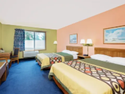 Super 8 by Wyndham Sturgeon Bay Hotels in Door County