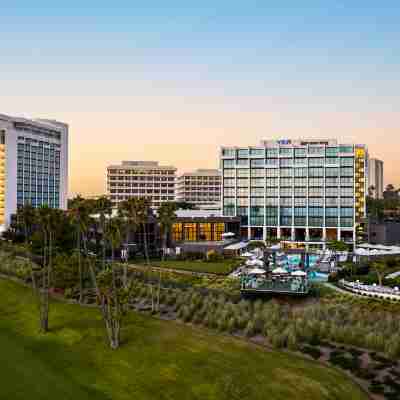 VEA Newport Beach, a Marriott Resort & Spa Hotel Exterior