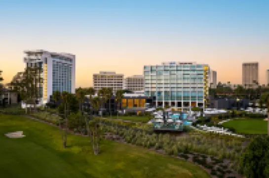 VEA Newport Beach, a Marriott Resort & Spa Hotel berhampiran Sherman Library & Gardens
